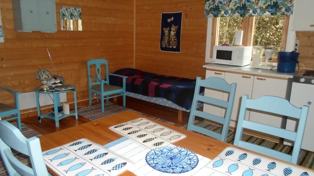 Pihlajamaeen Lomamoekit Vanhakyla Phòng bức ảnh